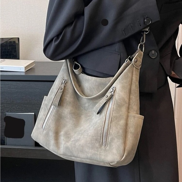 Luxe Grey Zipper Medium Tote Shoulder Bag - Picture 2 of 10